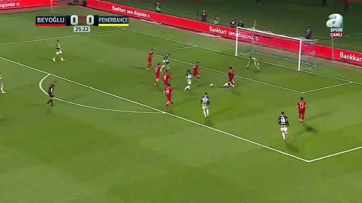 Fenerbahçe’nin penaltısı VAR’dan döndü!