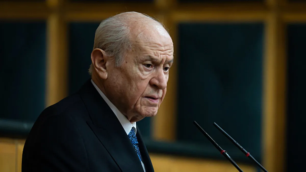 MHP lideri Devlet Bahçeli: Ne Kılıçdaroğlu ne de Özel CHP’nin sorumluluğuna uygun görüntü veriyor MHP lideri Devlet Bahçeli: Ne Kılıçdaroğlu ne de Özel CHP’nin sorumluluğuna uygun görüntü veriyor