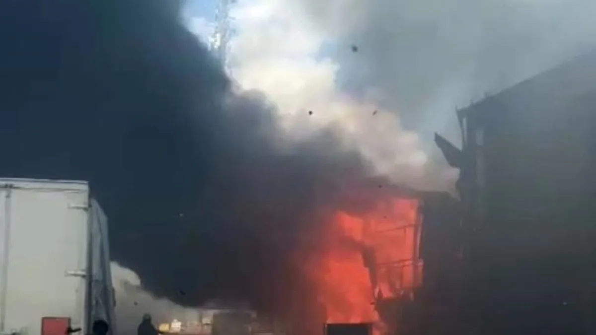 Gebze'de fabrikada korkutan yangın! Alevler yükseldi: Bölgeye ekipler sevk edildi
