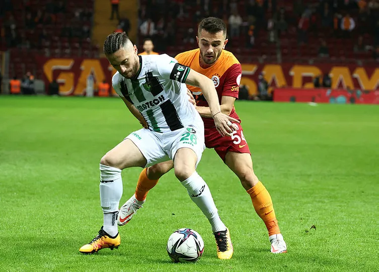 Son dakika: Galatasaray ilk yarıda şoka uğradı Denizlispor tarihe geçti! Abdülkadir Sünger maça damga vurdu…