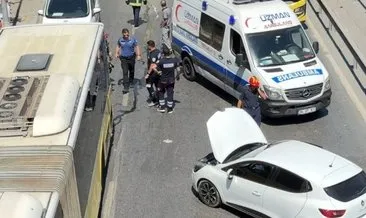 Kontrolden çıkan otomobil İETT otobüsüne çarptı! Olası facia ucuz atlatıldı #istanbul