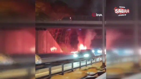 Fatih Sultan Mehmet Köprü’nde araç alev alev yandı | Video