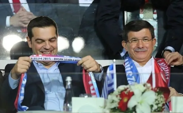 Davutoğlu ve Çipras Türkiye Yunanistan maçını beraber izledi