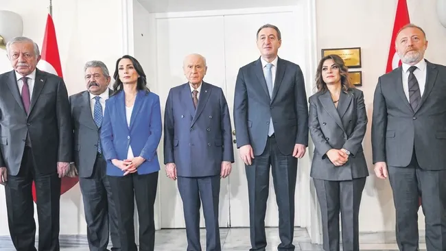 dem-parti-heyeti-bahceli-ve-ak-parti-ile-gorustu-1784230229341.jpeg