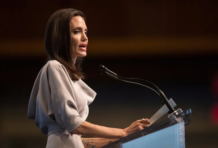 Angelina Jolie’den ’yok artık’ dedirten sözler! Brad Pitt’ten boşanmasındaki bilinmeyenleri anlattı: Yataklara düşmüş...