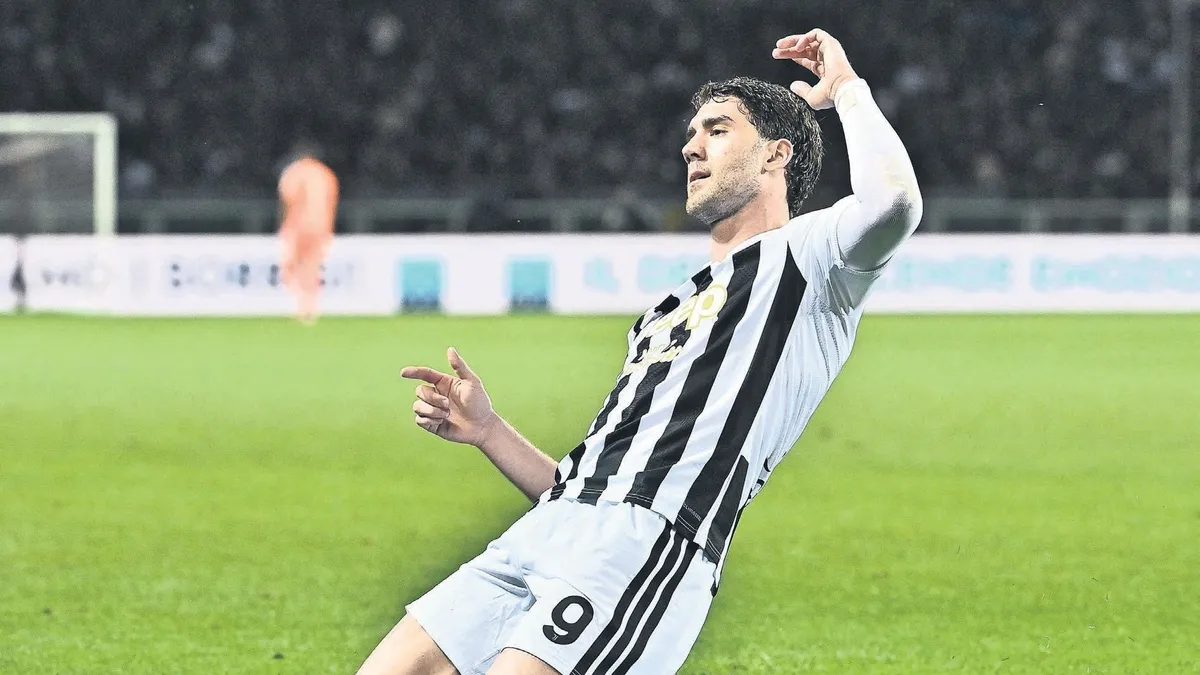 Aziz Yıldırım'ın Fenerbahçe için düşündüğü iddia edilen golcü Dusan Vlahovic'in görseli.