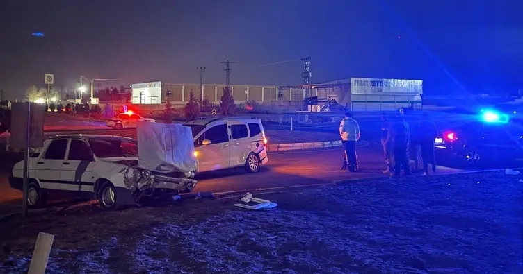 Birecik’te iki araç çarpıştı: 5 yaralı