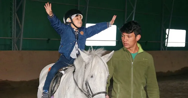 Ankara’da Çocukların pony sevgisi