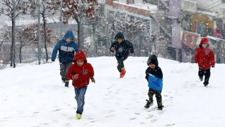 SON DAKİKA: Yarın okullar tatil mi? O ilimiz için açıklama geldi! İşte 26 Kasım Salı okulların tatil olduğu iller