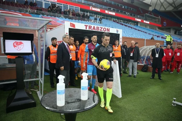 Trabzonspor Başakşehir maçında koronavirüs önlemi! İşte o görüntüler
