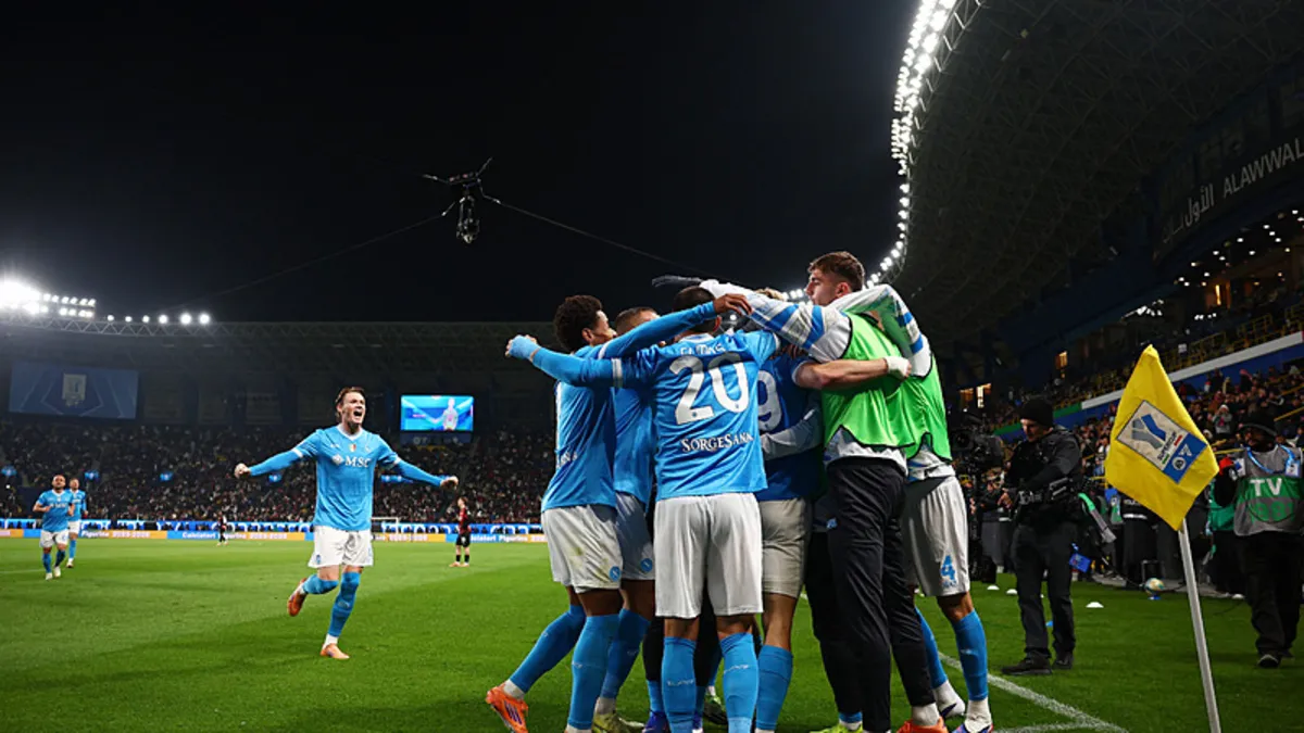 Napoli, Milan’ı yenerek finale yükseldi!