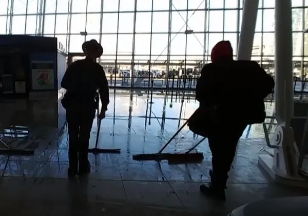 New York'ta JFK Havaalanı'nı su bastı!