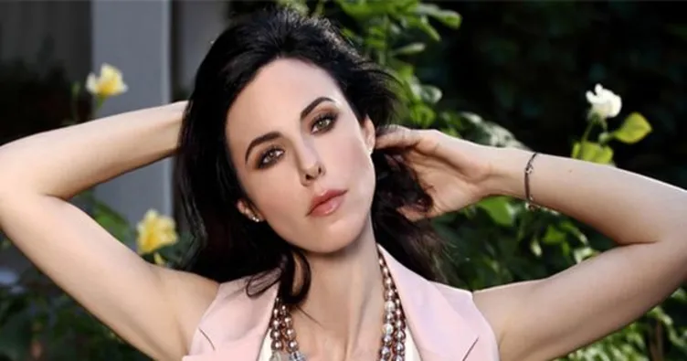 Defne Samyeli kimdir?