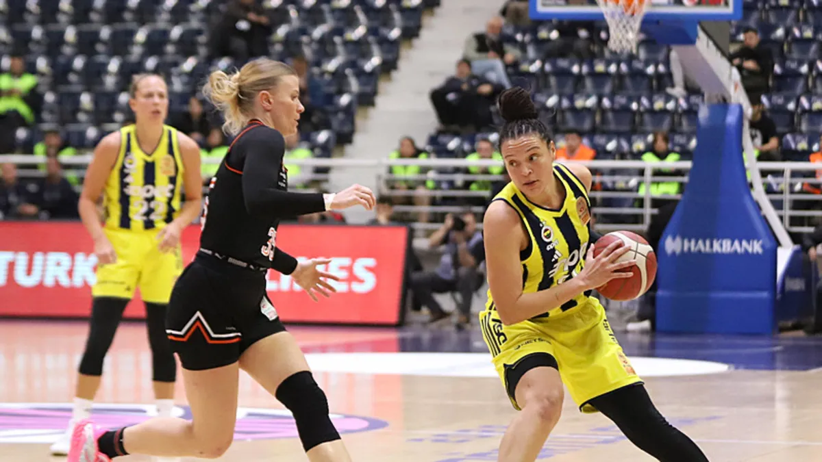 Fenerbahçe’de Kayla McBride’dan sakatlık şoku! Fenerbahçe’de Kayla McBride’dan sakatlık şoku!