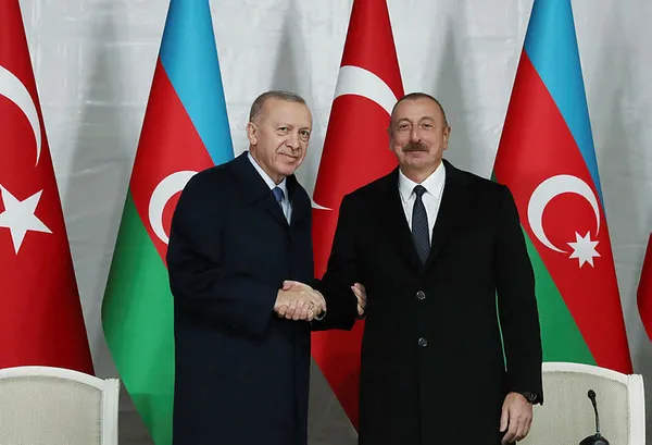 ilham-aliyevden-baskan-erdogana-ovgu-dolu-sozler-oyle-bir-cevap-verdi-ki-1635274456222.jpg İlham Aliyev'den Başkan Erdoğan'a övgü dolu sözler: Öyle bir cevap verdi ki...