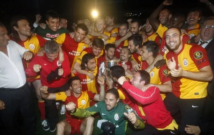 Şampiyon Galatasaray kupayı Kadıköy’de aldı