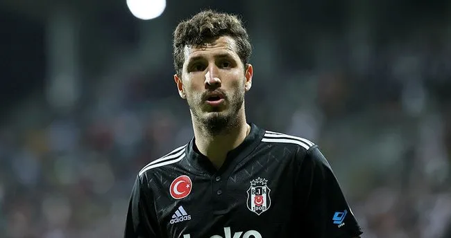  Beşiktaşlı Salih Uçan Medipol Başakşehir'e transfer oluyor!