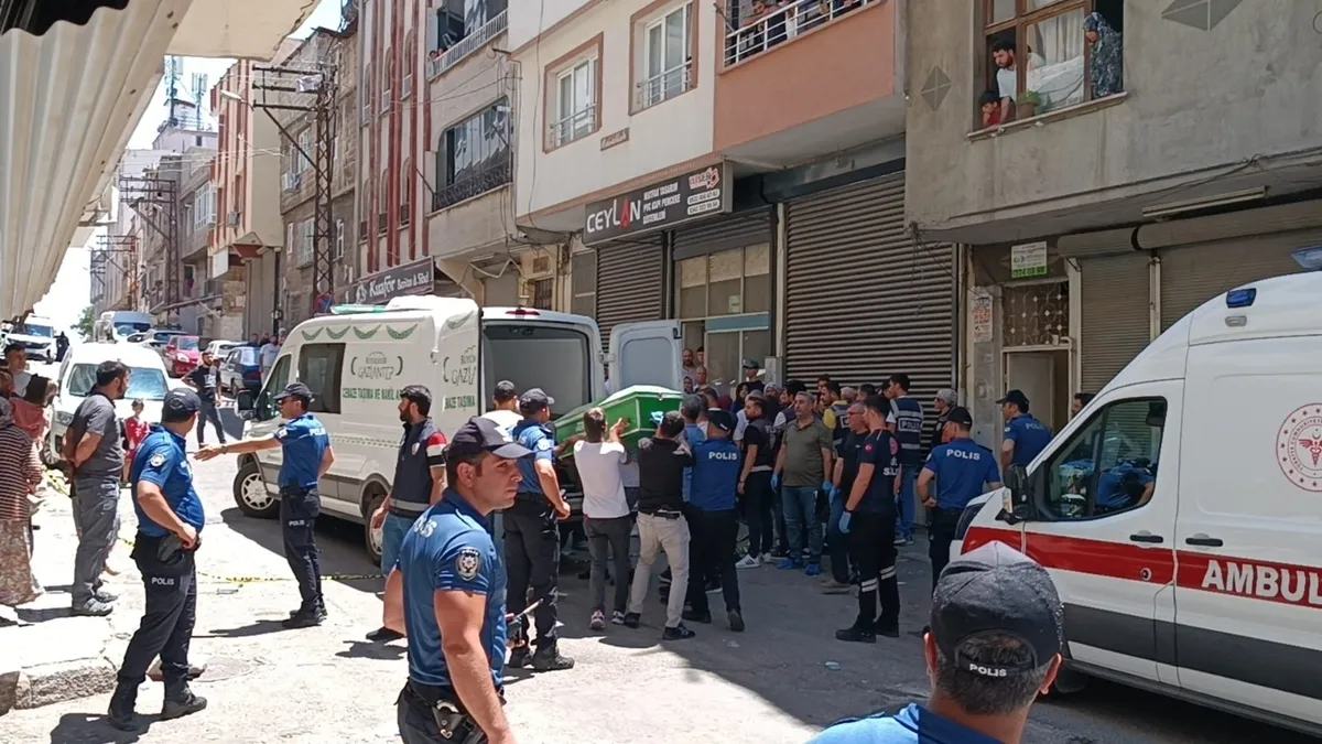 Gaziantep’te cinnet! Eski eşini öldürüp kendini astı Gaziantep’te cinnet! Eski eşini öldürüp kendini astı