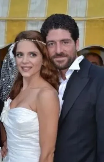’Issız Adam’ boşandı! Oyuncu Cemal Hünal ile eşi Lale Cangal’ın 13 yıllık evliliği tek celsede bitti!