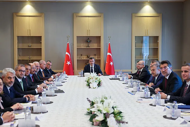 fon-kurulu-6nci-toplantisini-yapti-tasfiye-edilen-fon-sayisi-131den-65e-dustu-1792338168257.jpeg Fon Kurulu 6'ncı toplantısını yaptı! Tasfiye edilen fon sayısı 131'den 65'e düştü