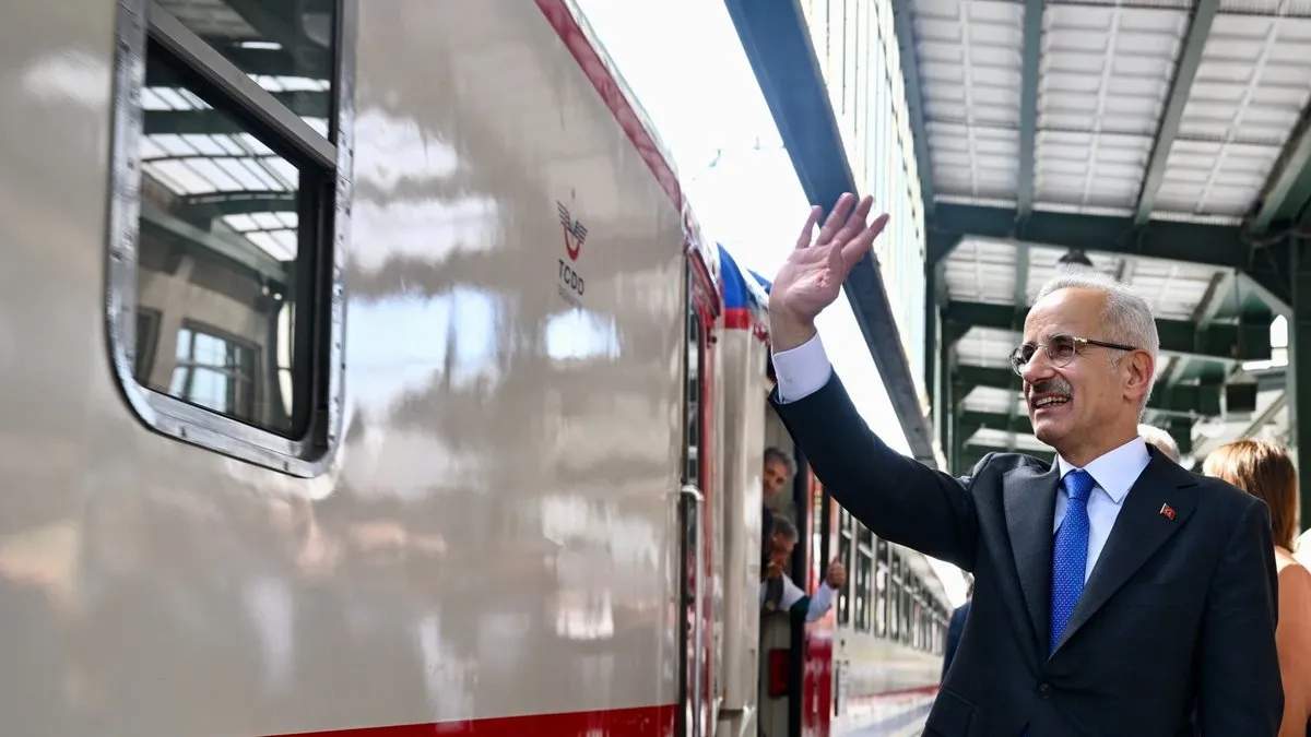 Turistik Doğu Ekspresi yeni sezona hazır! Bilet satışları yarın başlıyor Turistik Doğu Ekspresi yeni sezona hazır! Bilet satışları yarın başlıyor