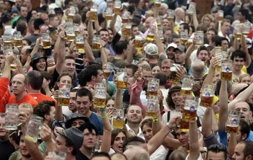 Bira su gibi aktı