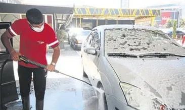 Oto yıkamacılarda Kovid-19 mesaisi
