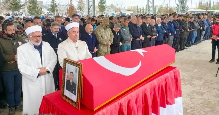 Adıyaman şehidini dualarla uğurladı