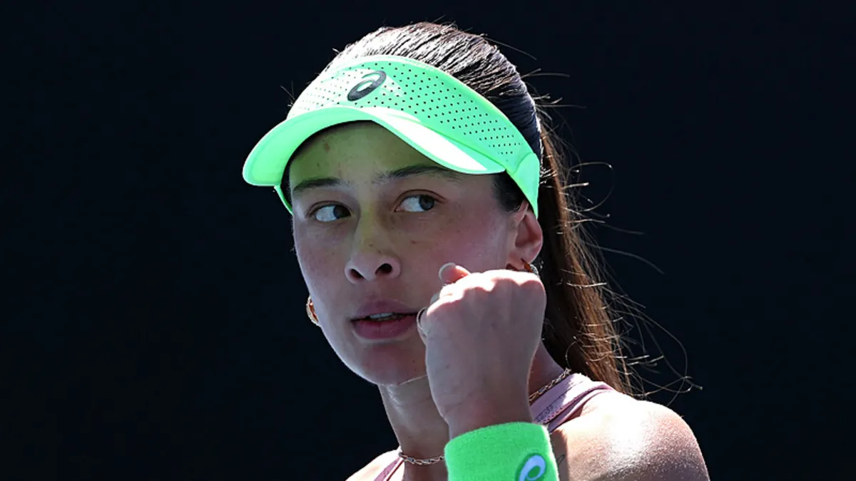 Zeynep Sönmez’den tarihi zafer! Rus rakibini eledi, bir ilki başardı Zeynep Sönmez’den tarihi zafer! Rus rakibini eledi, bir ilki başardı