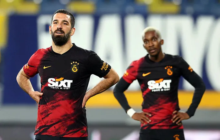son-dakika-gsaraya-sok-macta-ilk-gol-geldi-1614790283767.jpg