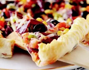 Yufkalı Pastırmalı Pizza