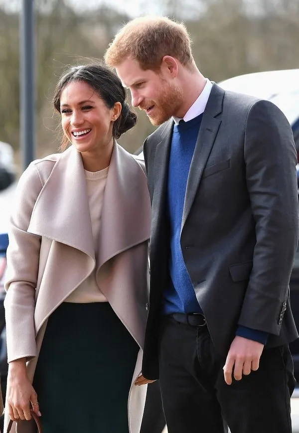 İngiliz basınında alay konusu oldu...Prens Harry ve Meghan Markle'ın tabağındaki büyük hata!