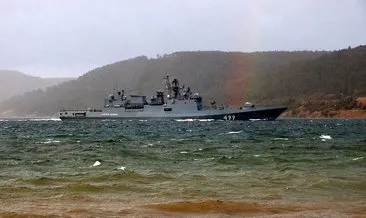Rus savaş gemisi İstanbul Boğazı’ndan geçiş yaptı