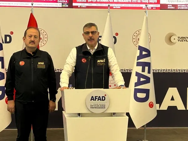 bakan-ciftci-acikladi-istanbulda-2-can-kaybi-2-bin-727-kisi-tahliye-edildi-1792057367203.jpg