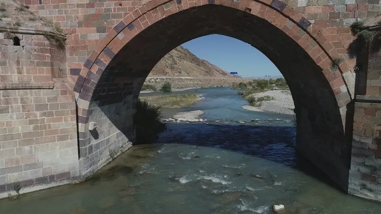 Ecdadın mühendislik harikası köprü yüzyıllardır ayakta