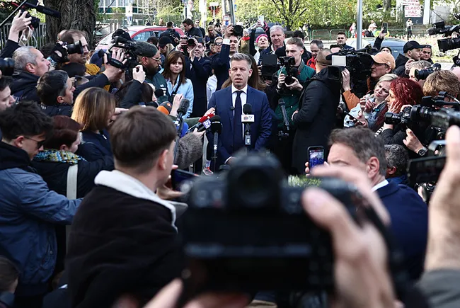 macaristanda-viktor-orban-donemi-sona-erdi-1776024414946.jpg Macaristan'da Viktor Orban dönemi sona erdi