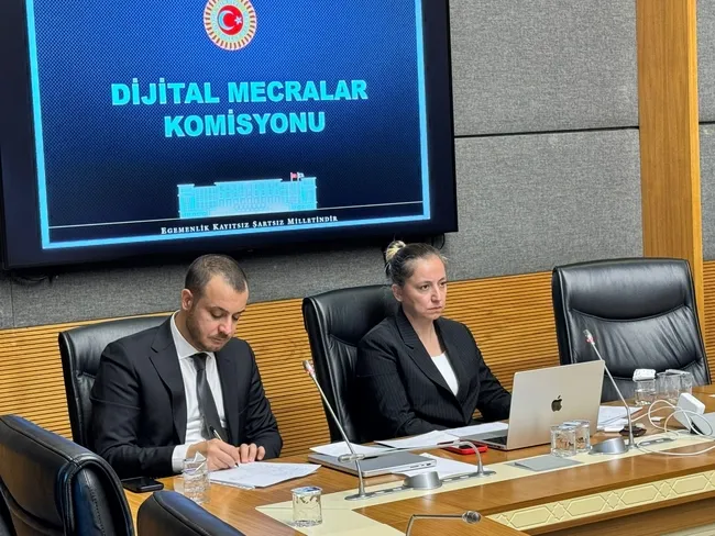 dijital-mecralar-komisyonu-baskani-huseyin-yaymandan-netflixi-terleten-soru-acikca-soyleyin-1737022771213.jpeg Dijital Mecralar Komisyonu Başkanı Hüseyin Yayman'dan Netflix'i terleten soru: Açıkça söyleyin...