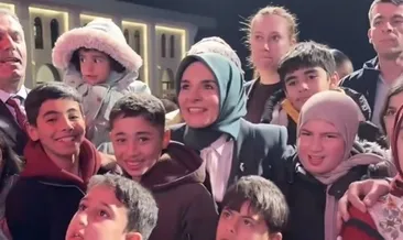 Bakan Göktaş, çocuklarla ilahi söyledi