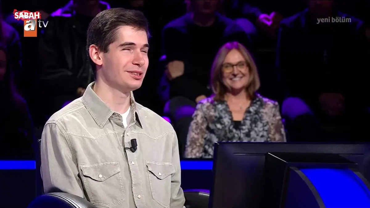 Kim Milyoner Olmak İster’e damga vurdu! 1 Milyon TL değerindeki soruyu açtırabildi mi? İşte cevabı! videosunu izle Kim Milyoner Olmak İster’e damga vurdu! 1 Milyon TL değerindeki soruyu açtırabildi mi? İşte cevabı! videosunu izle