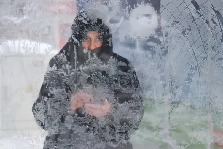 Kış bitmedi! Meteoroloji İstanbul dahil 4 il için alarm verdi: Yağmur, kar ve fırtına uyarısı!