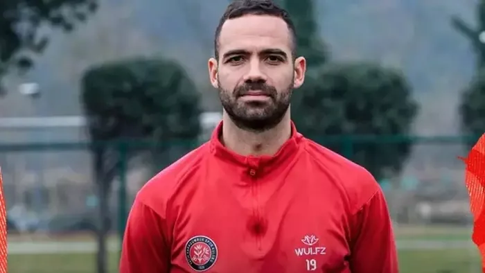 Süper Lig’de transferler peş peşe açıklandı! İşte atılan tüm imzalar...