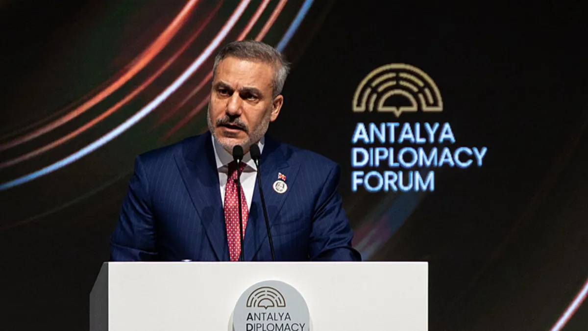 Dışişleri Bakanı Hakan Fidan Antalya Diploması Forumu’nda açıklamalarda bulunuyor Dışişleri Bakanı Hakan Fidan Antalya Diploması Forumu’nda açıklamalarda bulunuyor