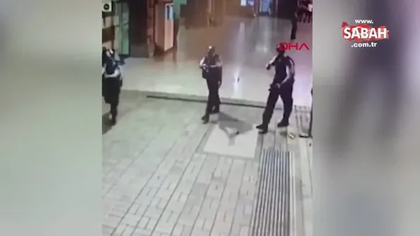 Avustralya'da polise bıçaklı saldırı güvenlik kamerasında