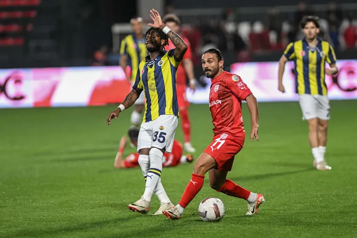 fenerbahce-adanaya-8-eksikle-gitti-taraftara-fredden-kotu-haber-1699713797811.jpg