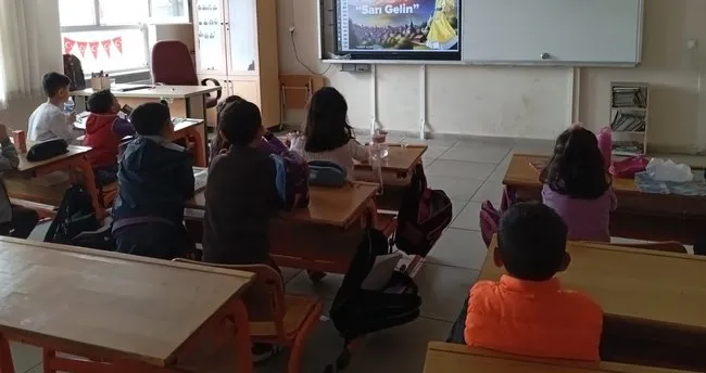 Sarı Gelin türküsü Avrupa’da