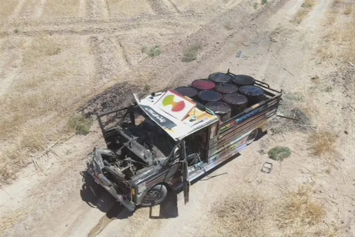 son-dakika-pkknin-kalles-saldirisi-boyle-onlendi-komandolar-bomba-yuklu-kamyonu-vurdu-1593067416132.jpeg Son dakika: PKK'nın kalleş saldırısı böyle önlendi! Komandolar bomba yüklü kamyonu vurdu...