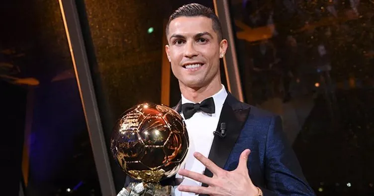 Ronaldo, çocuklar için Altın Top’unu sattı