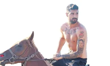 Kahverengı atlı prens