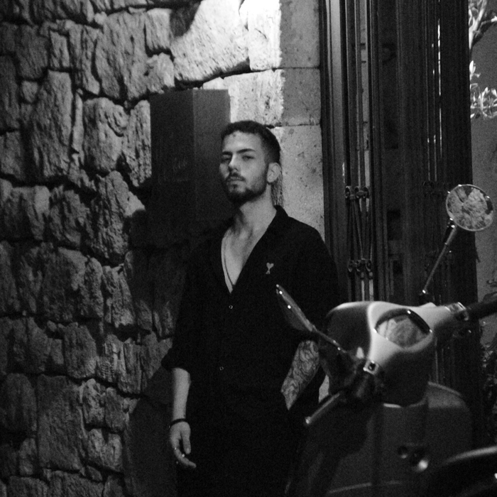 24 yaşındaki genç DJ Tuna Selimoğlu Bursa’da hayatını kaybetti!