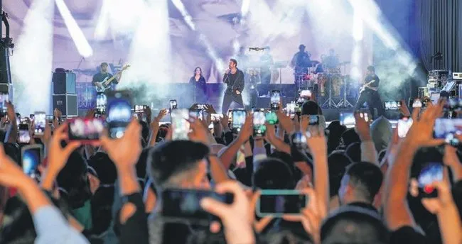 Sur geceleri konserlerle ışıl ışıl